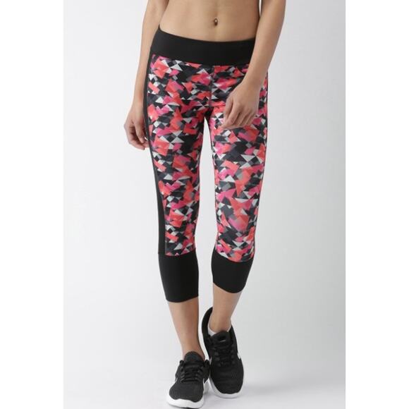 Forever 21 Pants - FOREVER 21 Capri Athletic Legging Tights Multicoloured Geometric Print Size M